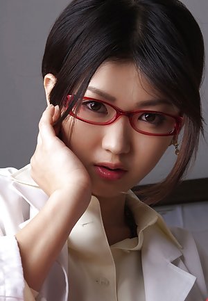 Japanese Glasses Pussy - Asian teen girls with glasses can