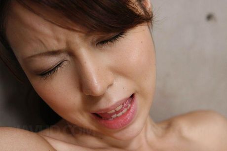 A man comes to the bar in search of a cocktail made by the beautiful bartender Asukari, seeking solace. Tonight there will be a soothing masturbation show in a separate room.